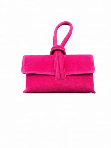 Torebka damska Vera Pelle z naturalnej skóry zamszowej w kolorze fuksji. Elegancka, kompaktowa listonoszka, która doda charakteru każdej stylizacji. Postaw na modny kolor i wysoką jakość wykonania.