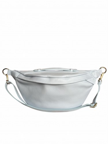 Jasnoniebieska nerka damska Vera Pelle wykonana z włoskiej skóry naturalnej. Elegancka torebka crossbody z regulowanym paskiem, złotymi detalami i praktycznymi kieszeniami. Idealna na co dzień i na wyjścia.