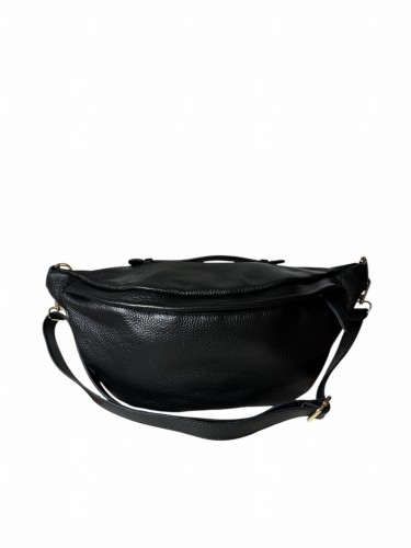 Czarna nerka damska Vera Pelle wykonana z włoskiej skóry naturalnej. Elegancka torebka crossbody z regulowanym paskiem, złotymi detalami i praktycznymi kieszeniami. Idealna na co dzień i na wyjścia.