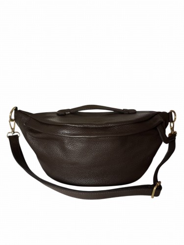 Brązowa nerka damska Vera Pelle wykonana z włoskiej skóry naturalnej. Elegancka torebka crossbody z regulowanym paskiem, złotymi detalami i praktycznymi kieszeniami. Idealna na co dzień i na wyjścia.