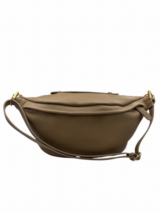 Beżowa nerka damska Vera Pelle wykonana z włoskiej skóry naturalnej. Elegancka torebka crossbody z regulowanym paskiem, złotymi detalami i praktycznymi kieszeniami. Idealna na co dzień i na wyjścia.