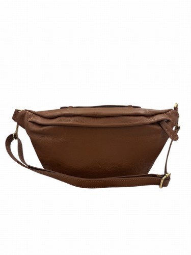 Brązowa nerka damska odcień camel Vera Pelle wykonana z włoskiej skóry naturalnej. Elegancka torebka crossbody z regulowanym paskiem, złotymi detalami i praktycznymi kieszeniami. Idealna na co dzień i na wyjścia.