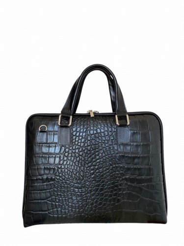 Czarna damska torba na laptopa A4 wykonana z naturalnej skóry licowej z tłoczeniem croco. Elegancki model włoskiej marki Vera Pelle Italy, idealny do pracy i na spotkania biznesowe.
